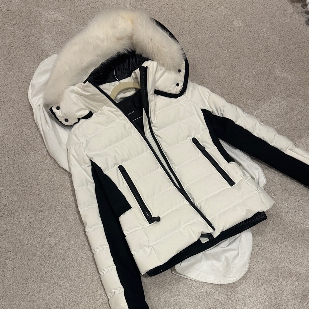 moncler ski jacketWomen's White and Black Puffer Jacket